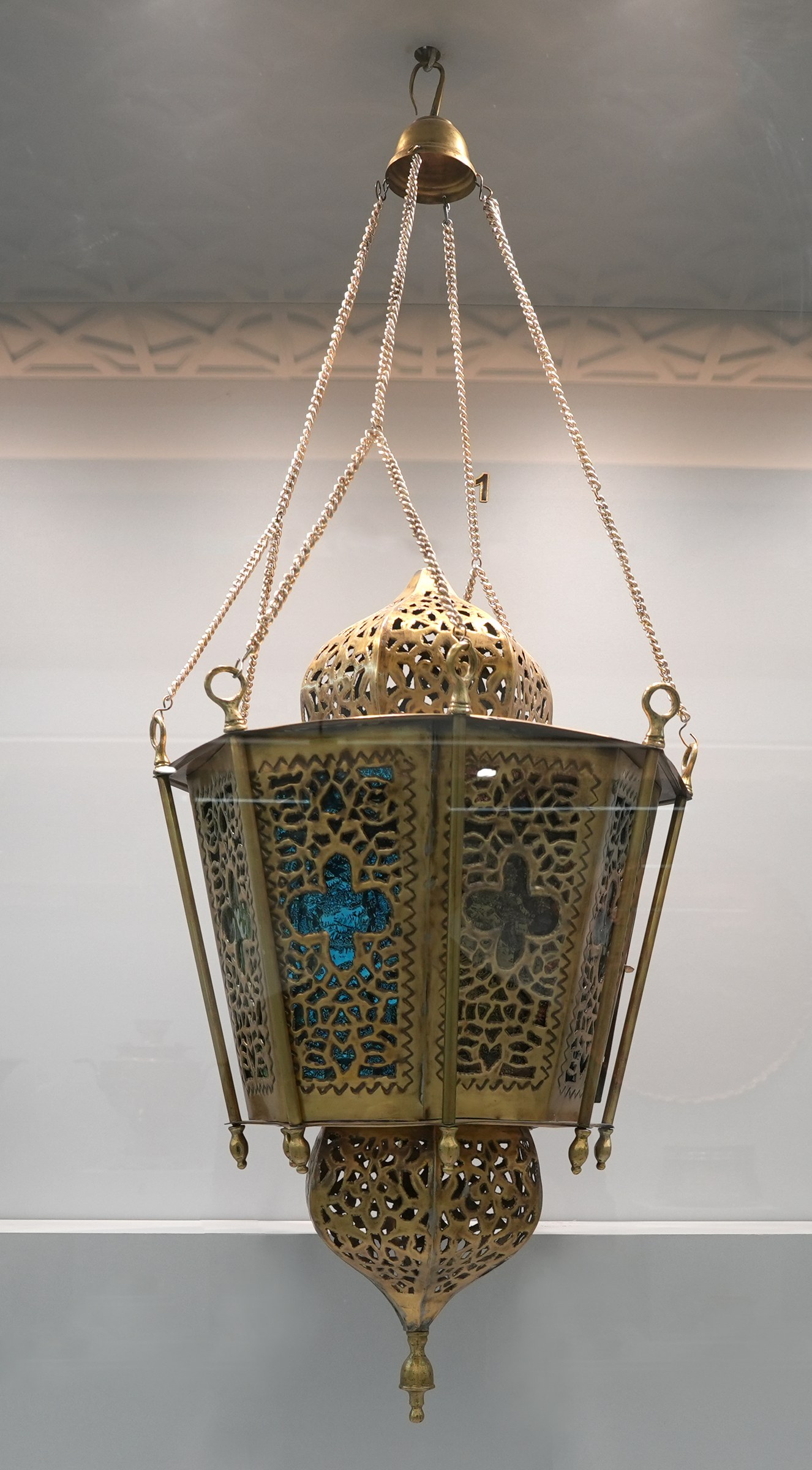 الفانوس النحاسي